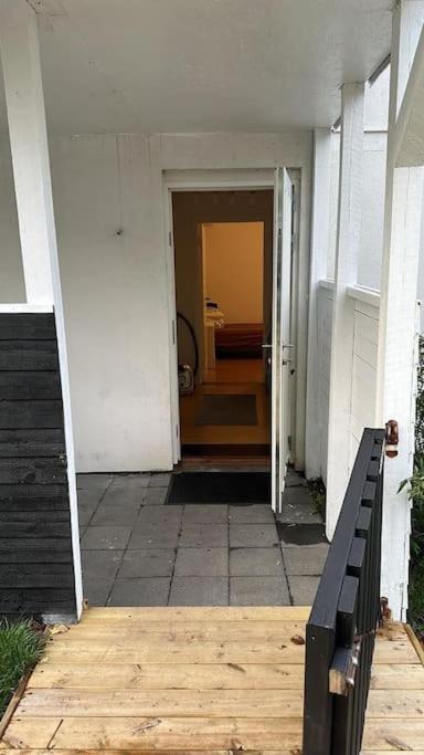 טיסווילדליי 2 Bedroom Apartment Near The Sea מראה חיצוני תמונה